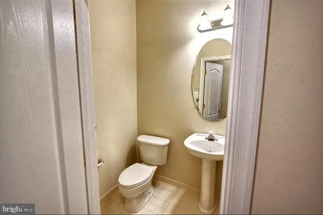 $3,400 | 903 Crestfield Drive, Rockville, MD 20850