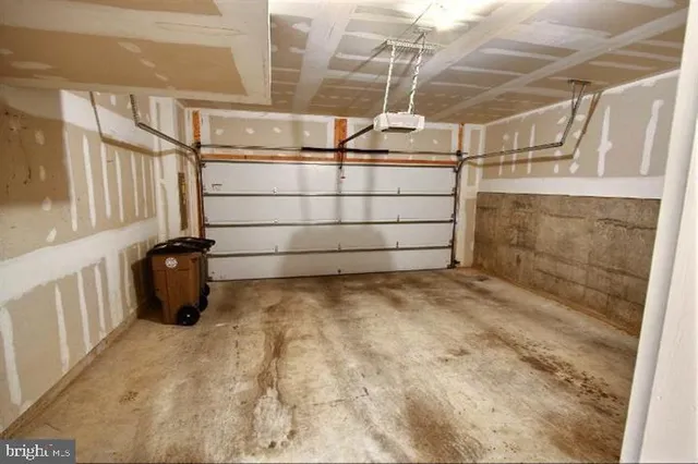 $3,400 | 903 Crestfield Drive, Rockville, MD 20850