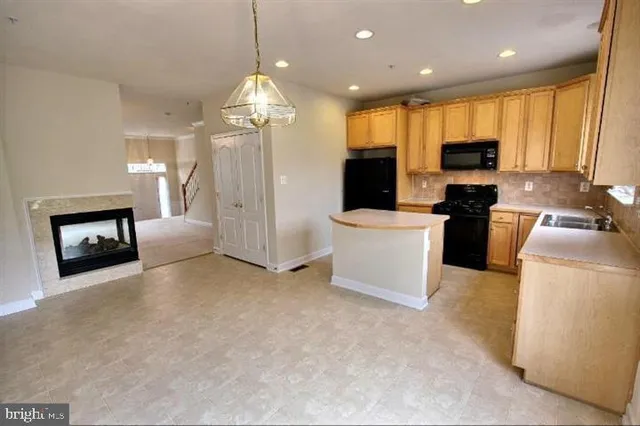 $3,400 | 903 Crestfield Drive, Rockville, MD 20850