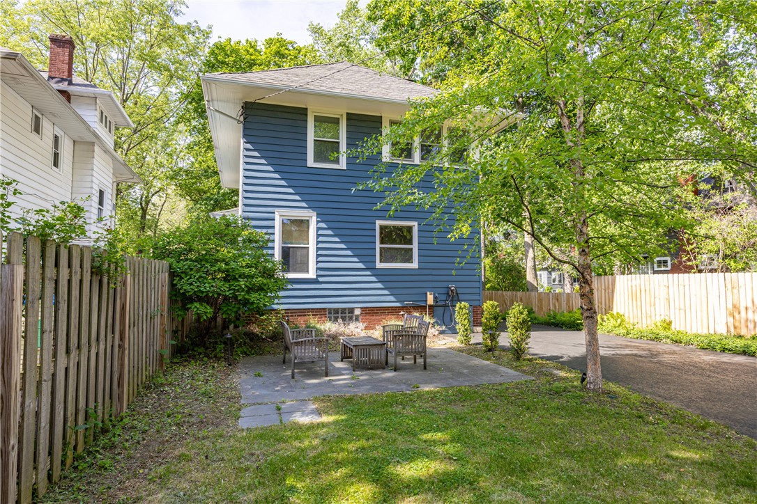 145 Leland Road Irondequoit, NY 14617 - Photo 4 of 32