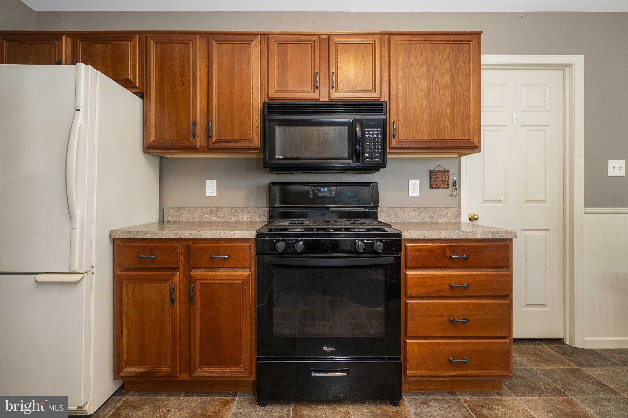 218 Cambridge Lane Lititz, PA 17543 - Photo 8 of 34