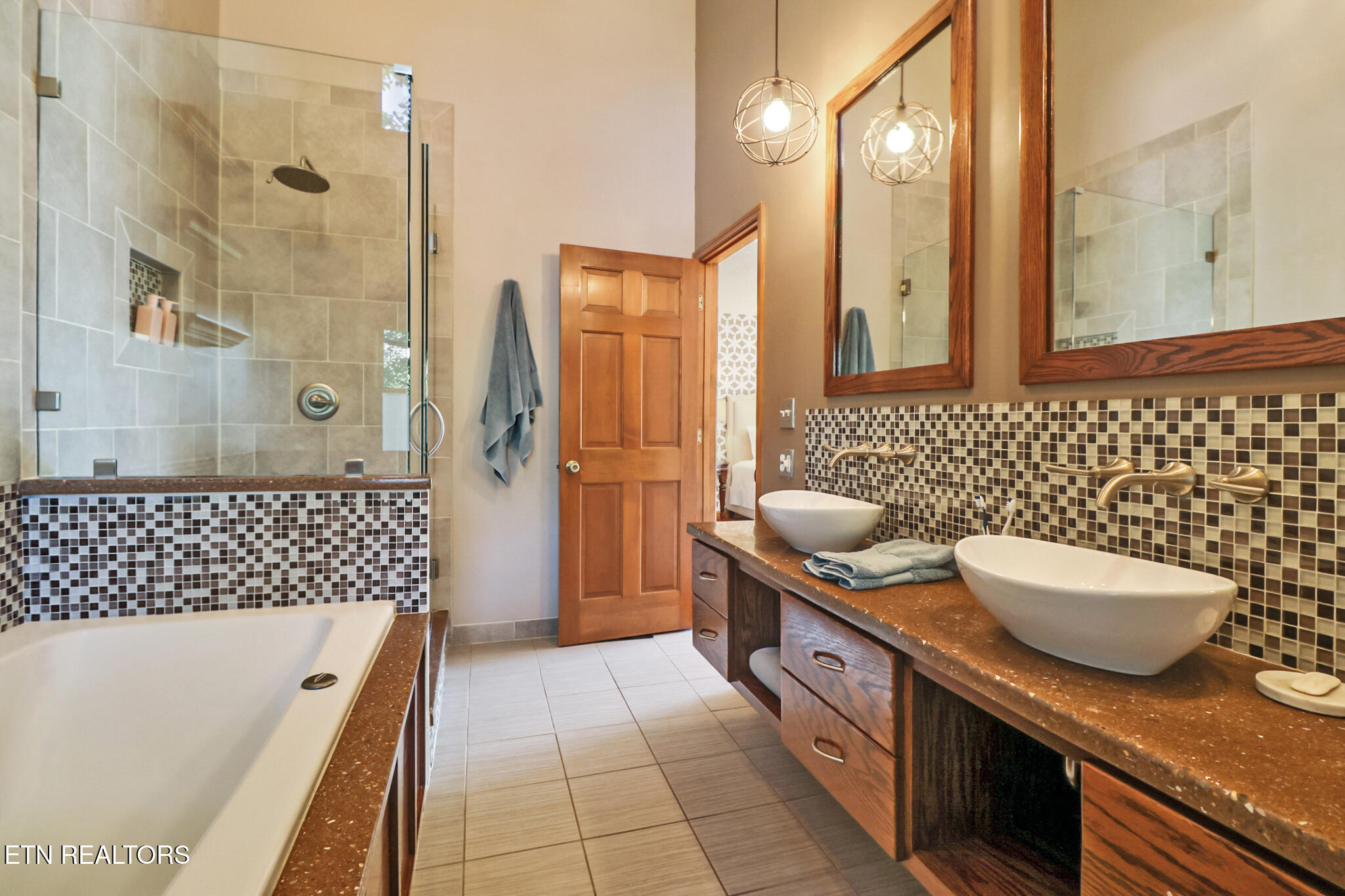 104 Maltese Lane Oak Ridge, TN 37830 - Photo 28 of 54 Primary Ensuite