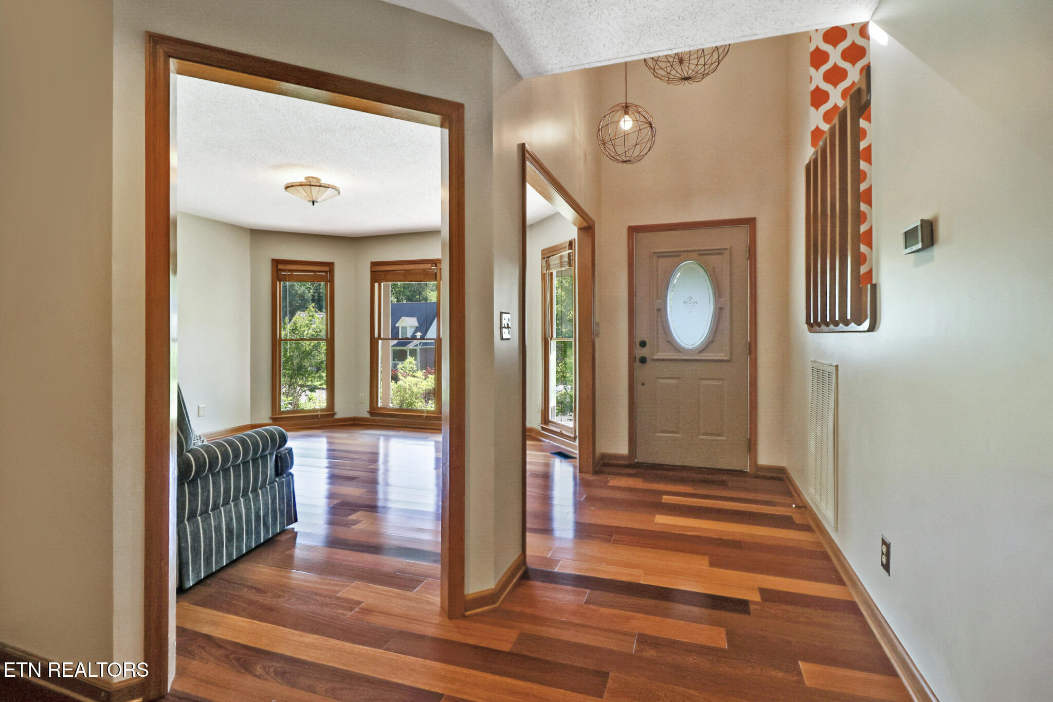 104 Maltese Lane Oak Ridge, TN 37830 - Photo 6 of 54 Foyer