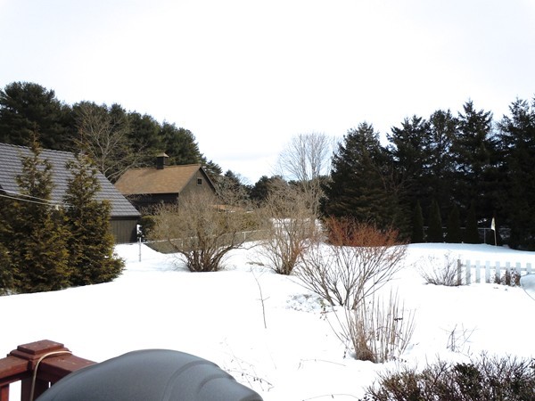 12 Pomeroy Meadow Road Southampton, MA 01073 - Photo 3 of 18 Gallery Image 3