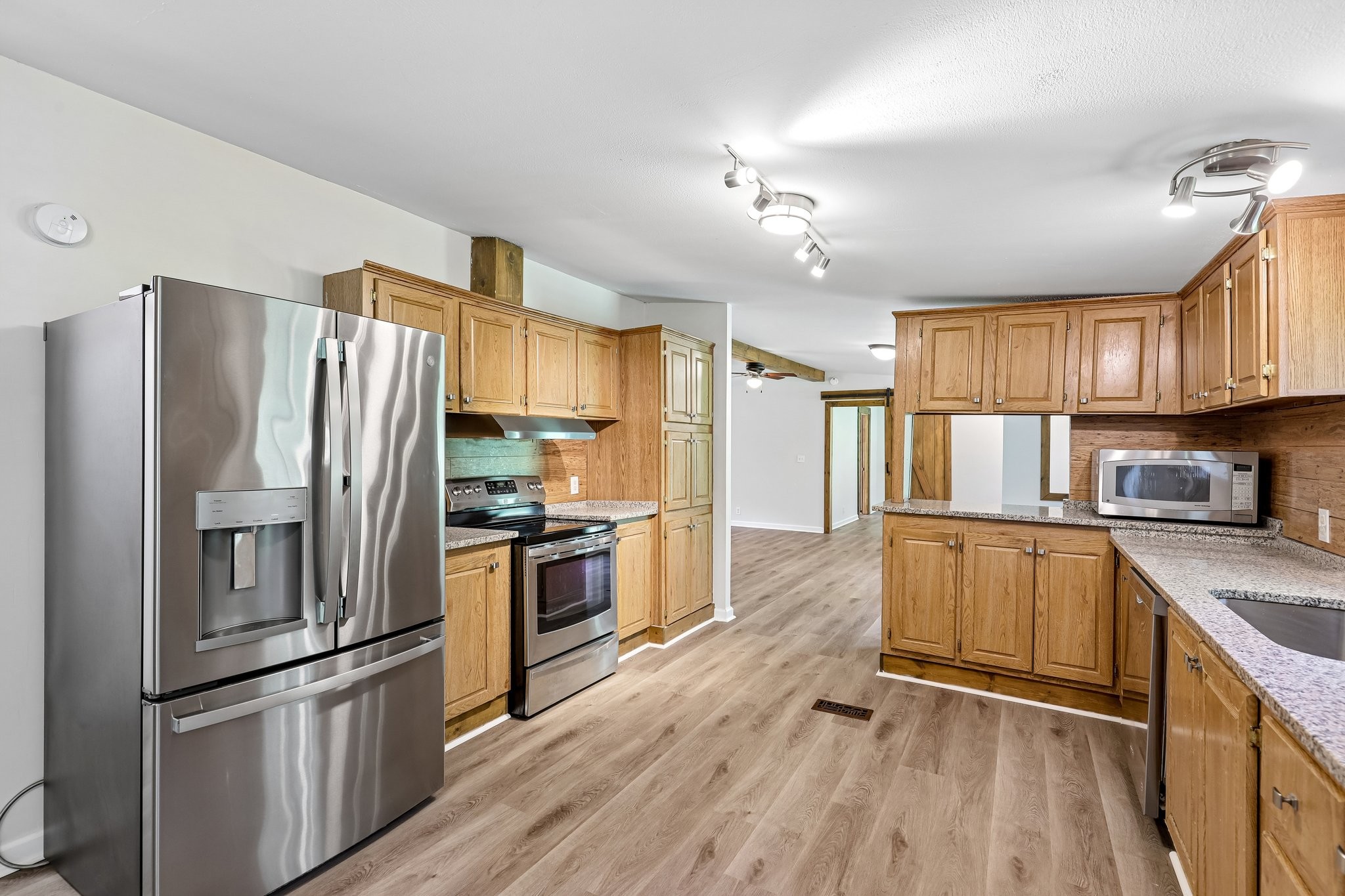 530 North Fork Road Charlotte, TN 37036 - Photo 4 of 11