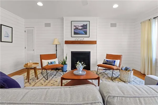$825,000 | 76 R Street, Lee's Summit, MO 64086