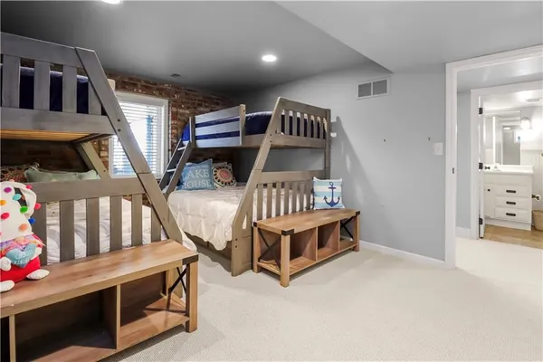 $825,000 | 76 R Street, Lee's Summit, MO 64086