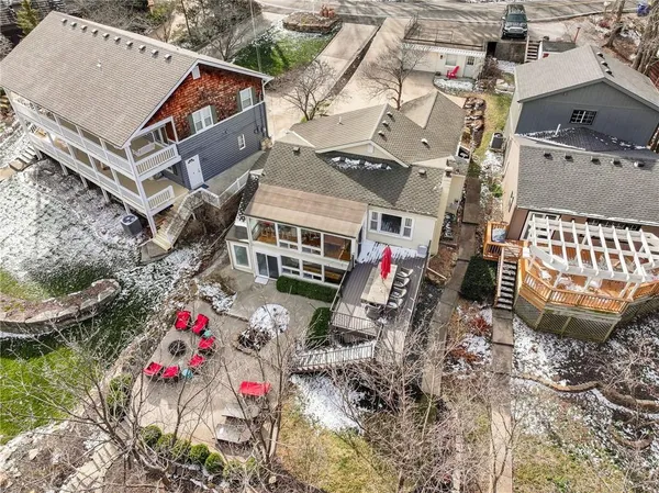 $825,000 | 76 R Street, Lee's Summit, MO 64086