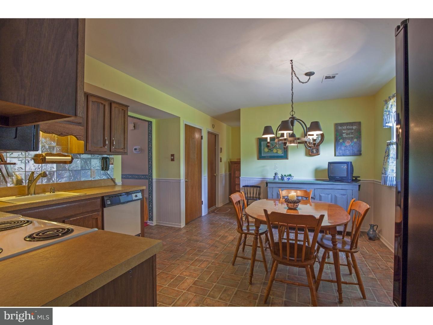 107 Fox Hollow Road Dublin, PA 18917 - Photo 14 of 21 Kitchen