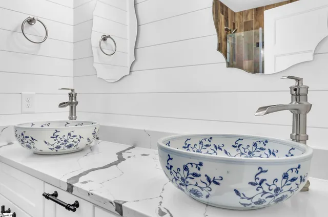 $899,995 | 106 Grace Street, Greenville, SC 29601