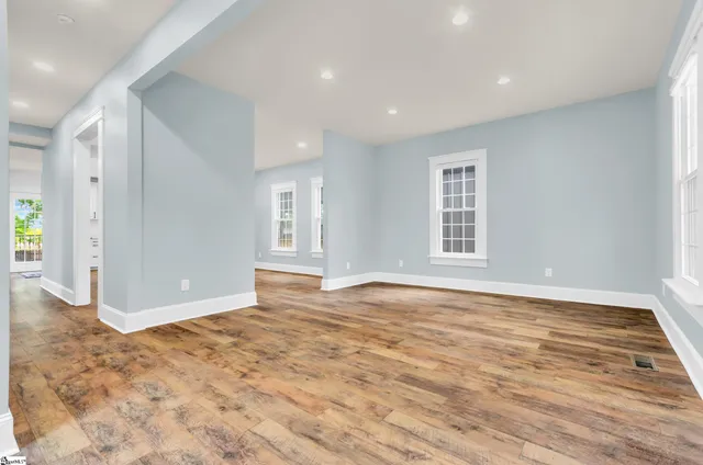 $899,995 | 106 Grace Street, Greenville, SC 29601