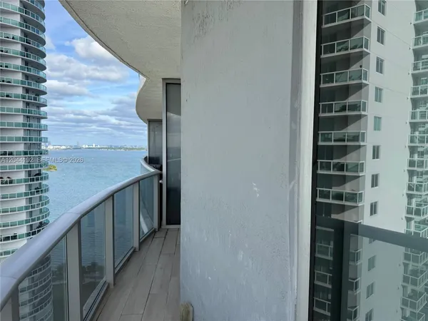 $6,700 | 488 Northeast 18th Street, Unit 2701, Miami, FL 33132