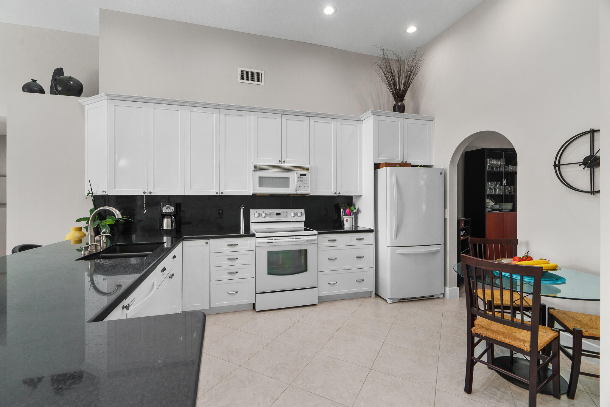 19699 Dinner Key Drive Boca Raton, FL 33498 - Photo 20 of 95 Updated Kitchen
