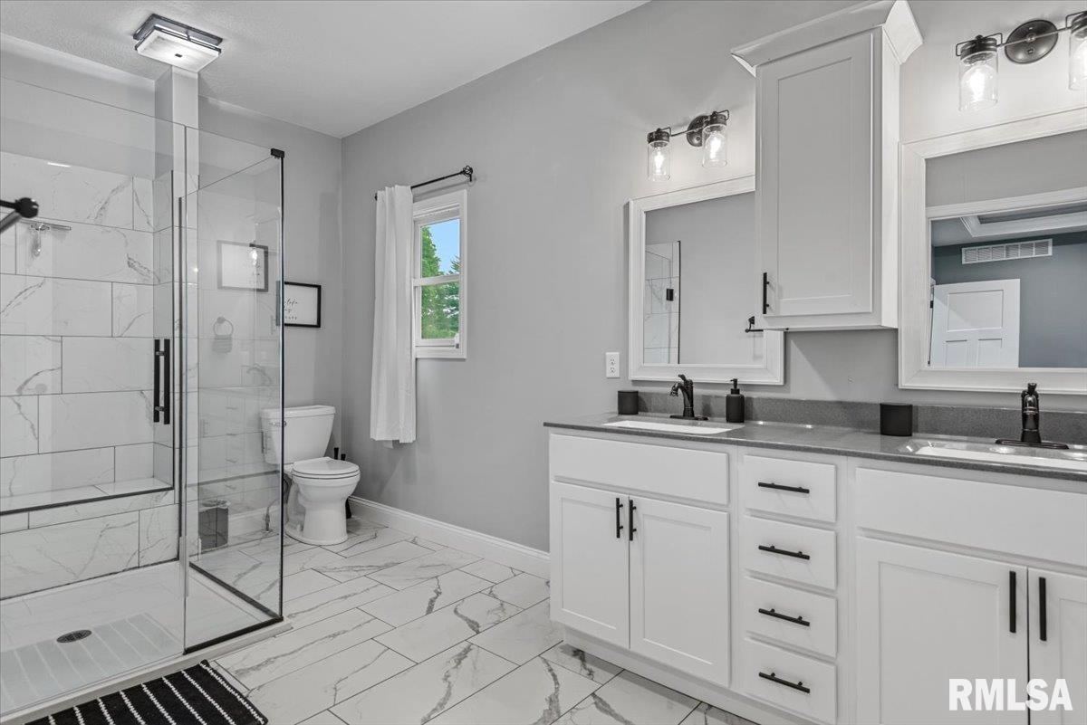 9045 Owl Road Sherman, IL 62684 - Photo 17 of 41 Gallery Image 17