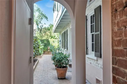 $1,600,000 | 1535-37 Camp Place, New Orleans, LA 70130