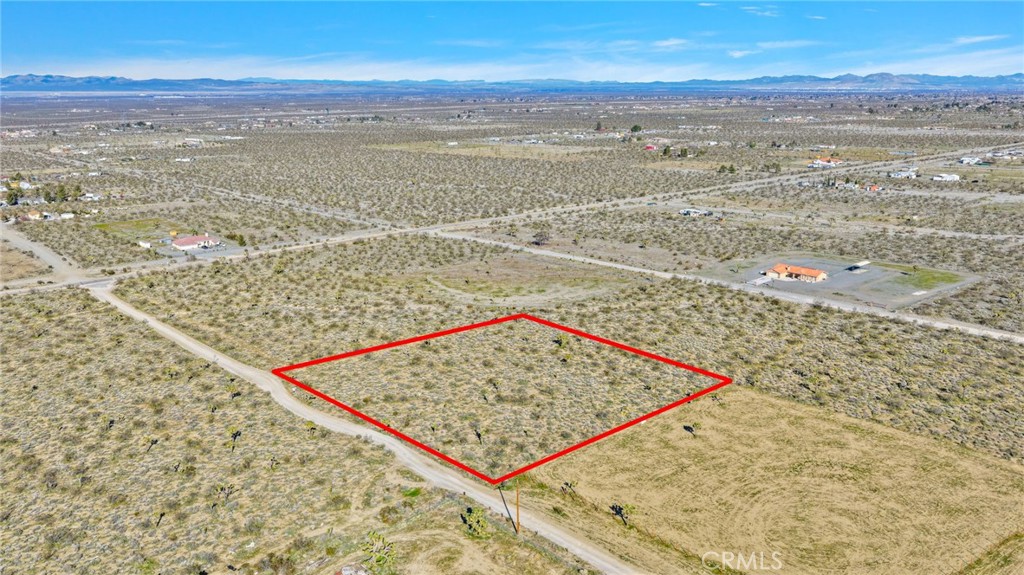 11982 Redwood Road Pinon Hills, CA 92372 - Photo 6 of 14 a view of an ocean beach