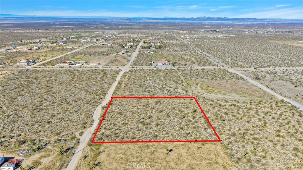 11982 Redwood Road Pinon Hills, CA 92372 - Photo 7 of 14 a view of an ocean
