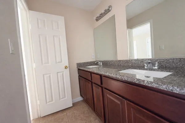 $2,100 | 2210 Sunset Trail, Sugar Land, TX 77478
