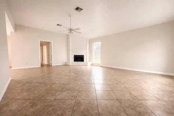 $2,100 | 2210 Sunset Trail, Sugar Land, TX 77478