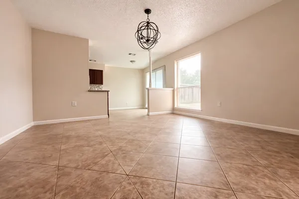 $2,100 | 2210 Sunset Trail, Sugar Land, TX 77478