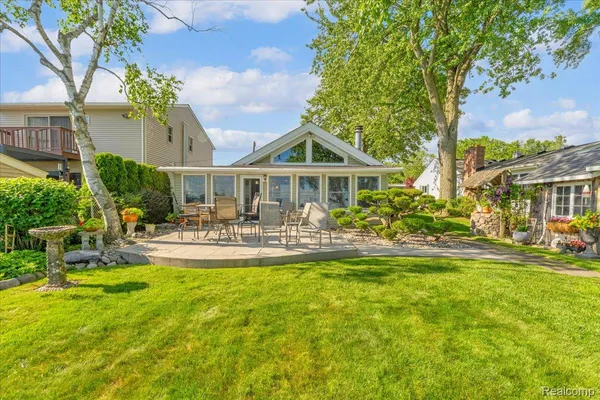 $409,900 | 9905 Dixie Highway, Fair Haven, MI 48023