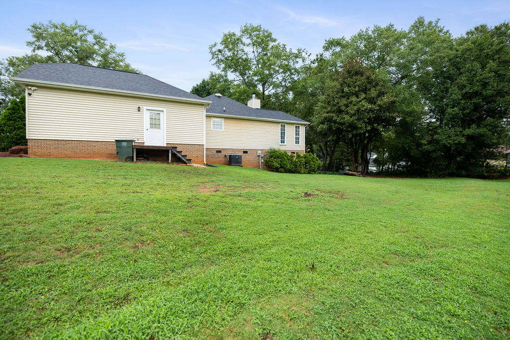 109 Coachman Court Anderson, SC 29625 - Photo 4 of 34