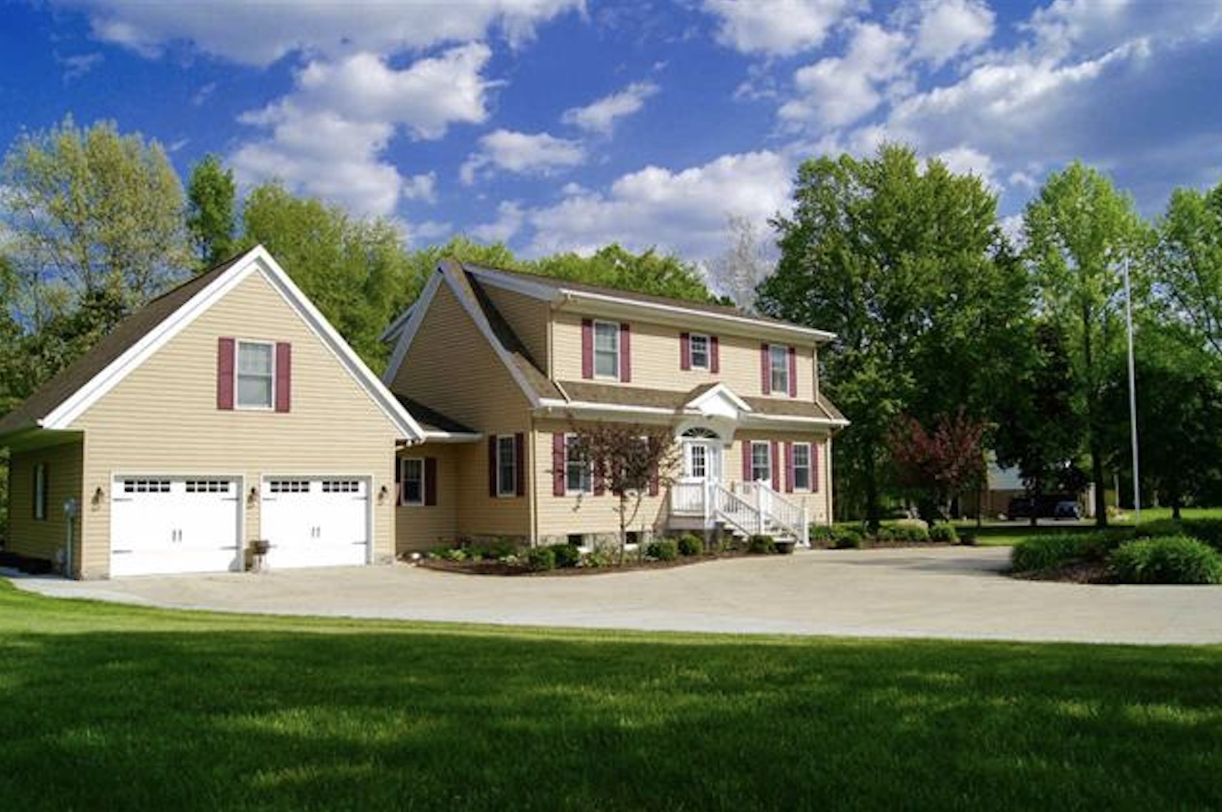 2116 South Stonebridge Road Warsaw, IN 46580 - Photo 2 of 23 Gallery Image 2