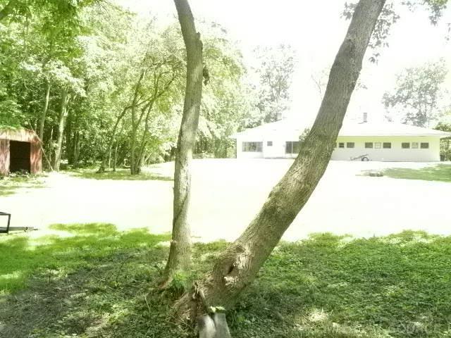 16545 Millar Road Clinton Township, MI 48036 - Photo 12 of 38 50182085-21868520-1ea2-4c0e-9aca-a99ba92843aa.JPG