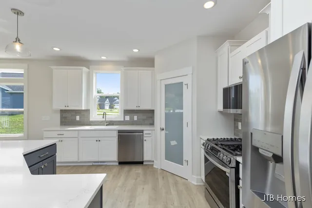 $479,900 | 7603 Brook Villa Court, Unit 17, Allendale, MI 49401