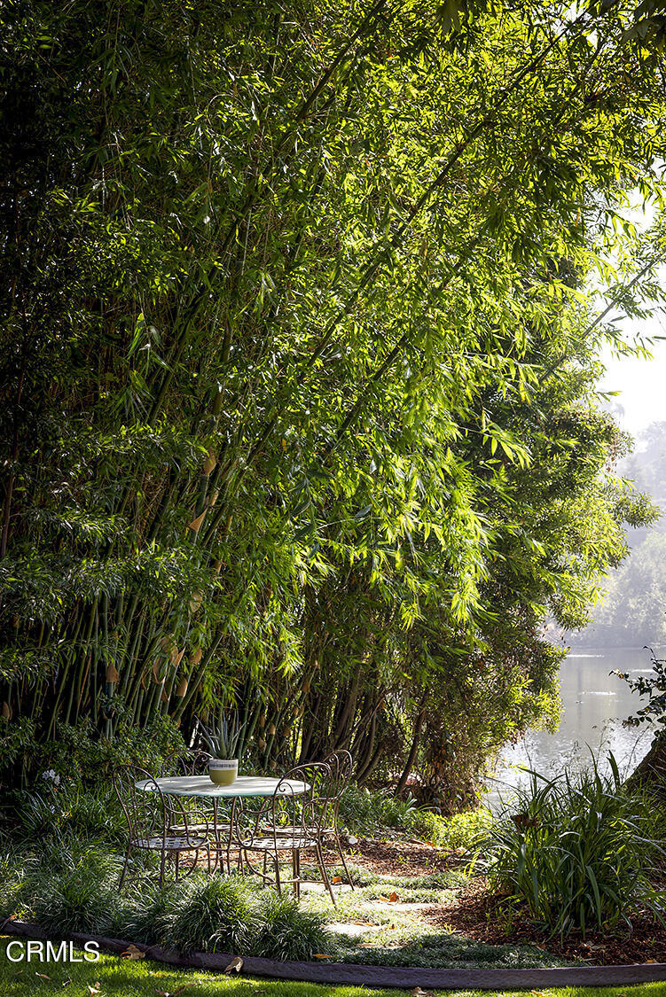 1260 La Loma Road Pasadena, CA 91105 - Photo 35 of 61 a view of swimming pool from a yard
