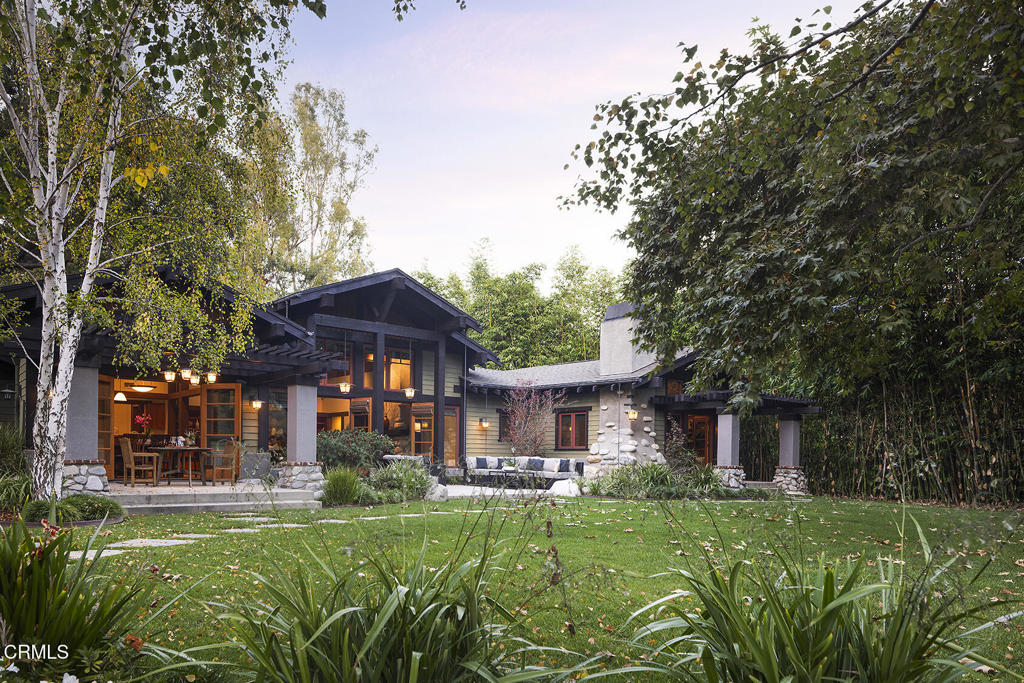 1260 La Loma Road Pasadena, CA 91105 - Photo 55 of 61 a front view of a house with garden