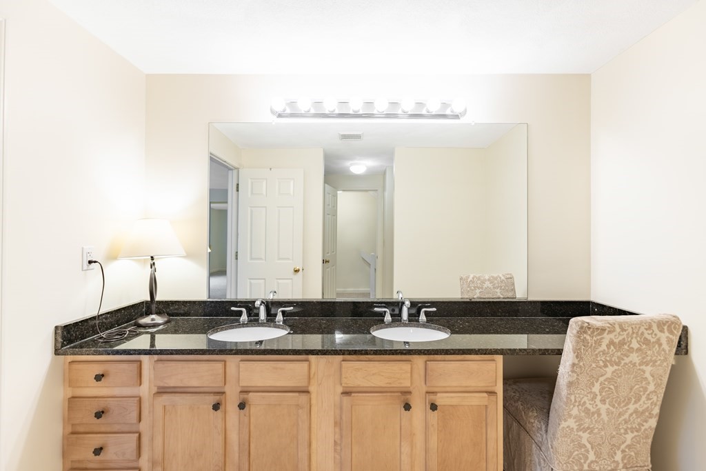 16 Deer Path, Unit 4 Maynard, MA 01754 - Photo 13 of 23
