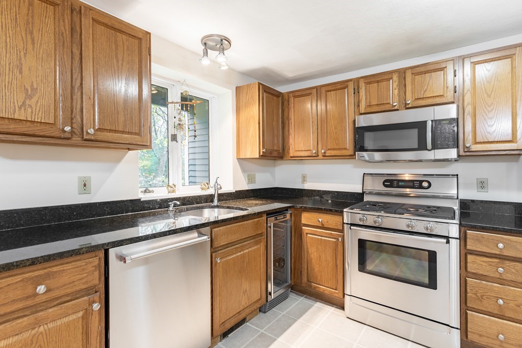 16 Deer Path, Unit 4 Maynard, MA 01754 - Photo 7 of 23