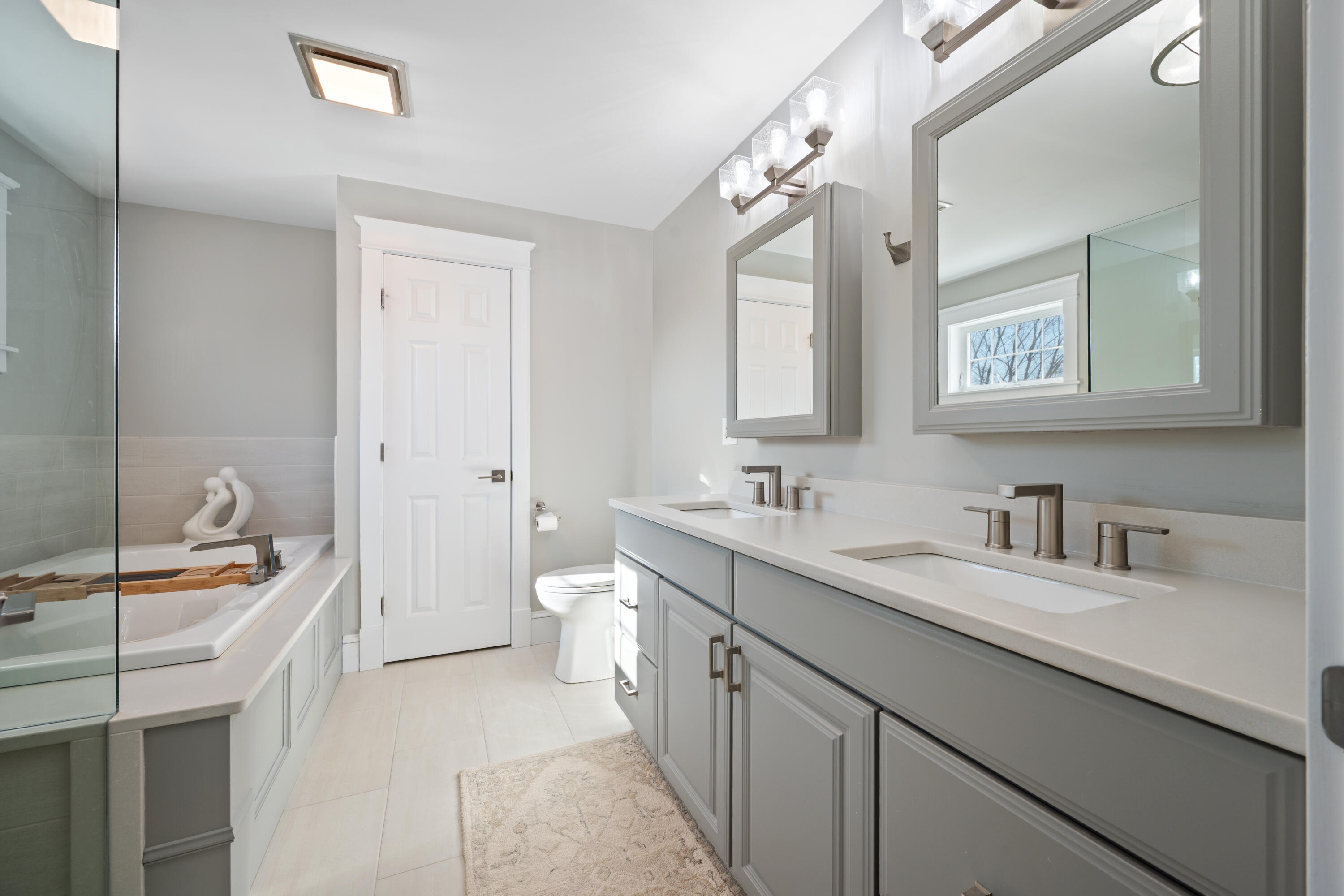 192 Laurel Circle Bangor, ME 04401 - Photo 39 of 85 065-Primary Bathroom