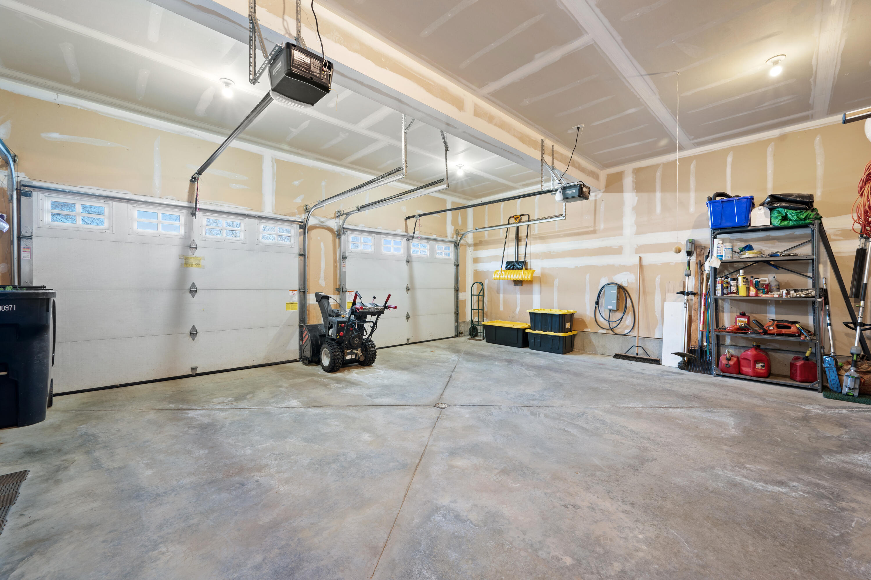 192 Laurel Circle Bangor, ME 04401 - Photo 66 of 85 088-Attached Garage