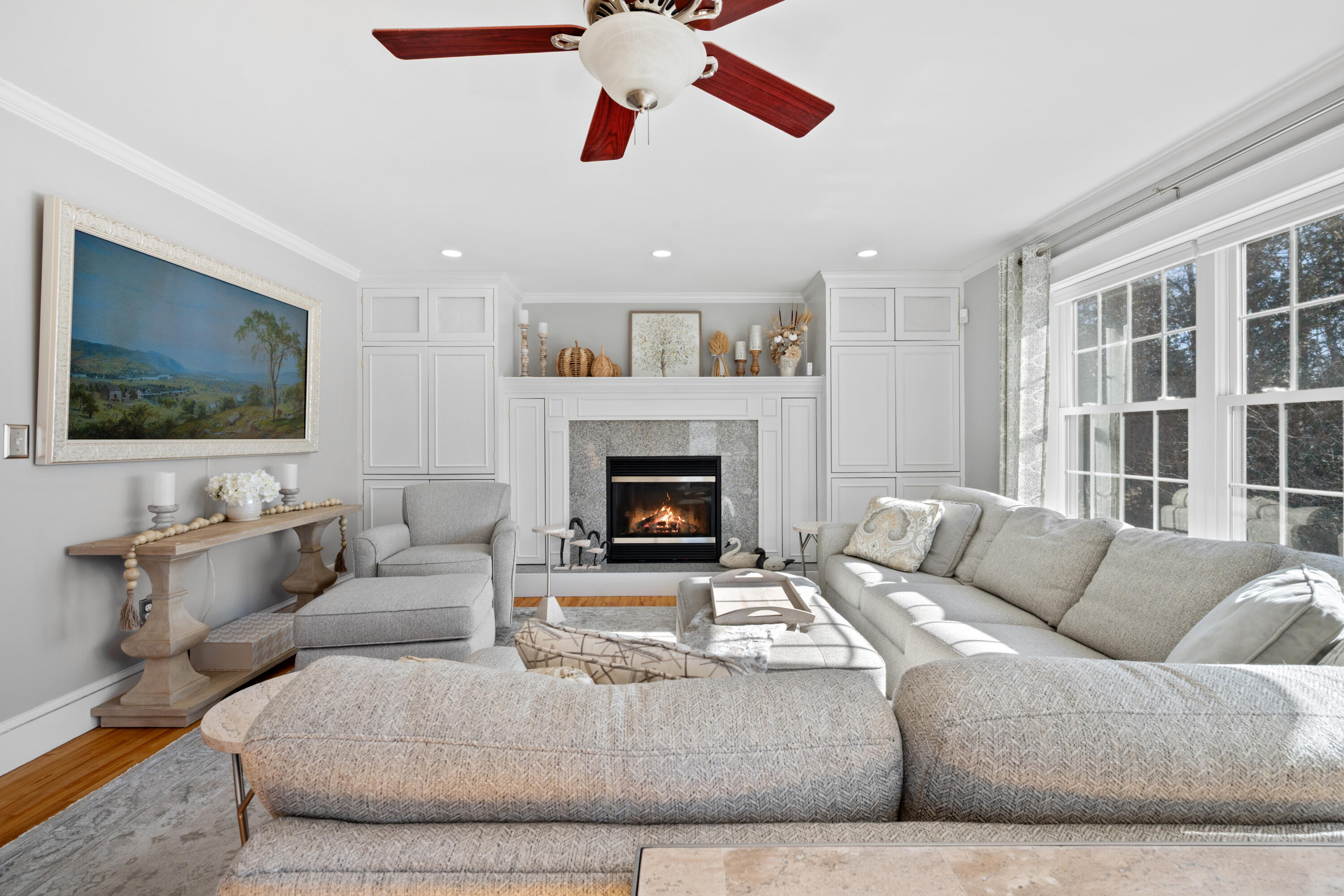 192 Laurel Circle Bangor, ME 04401 - Photo 8 of 85 033-Living Room