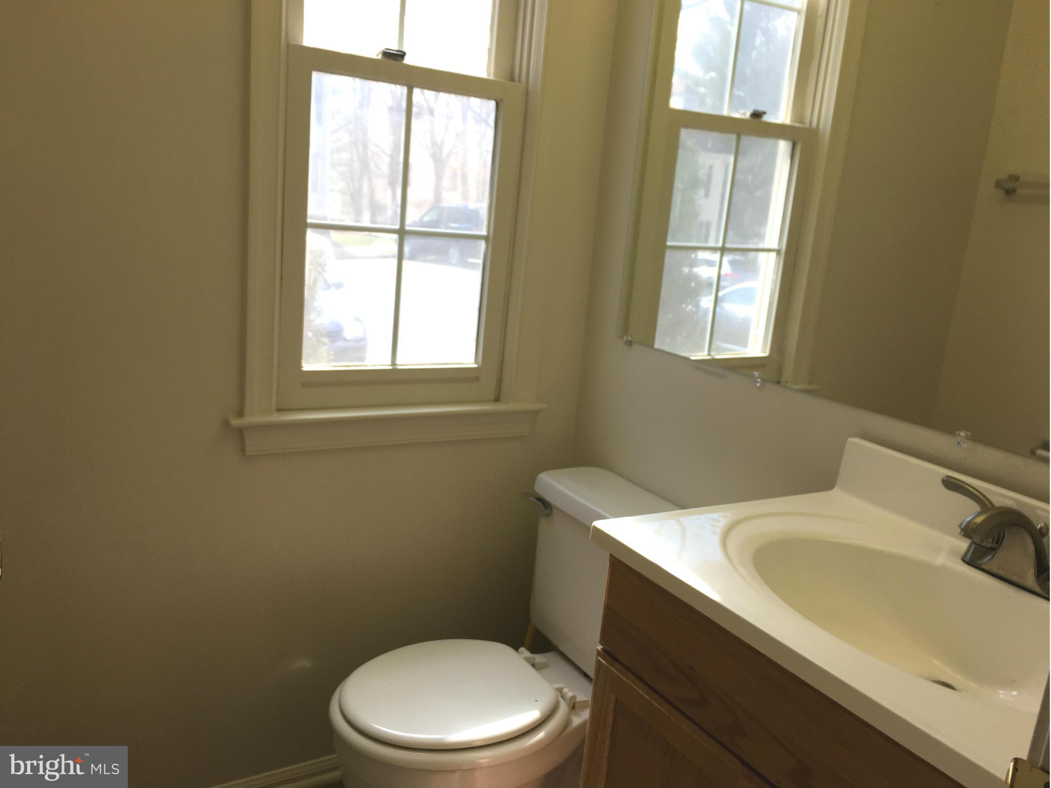 7692 Northern Oaks Court Springfield, VA 22153 - Photo 13 of 30 Half Bath Main Level
