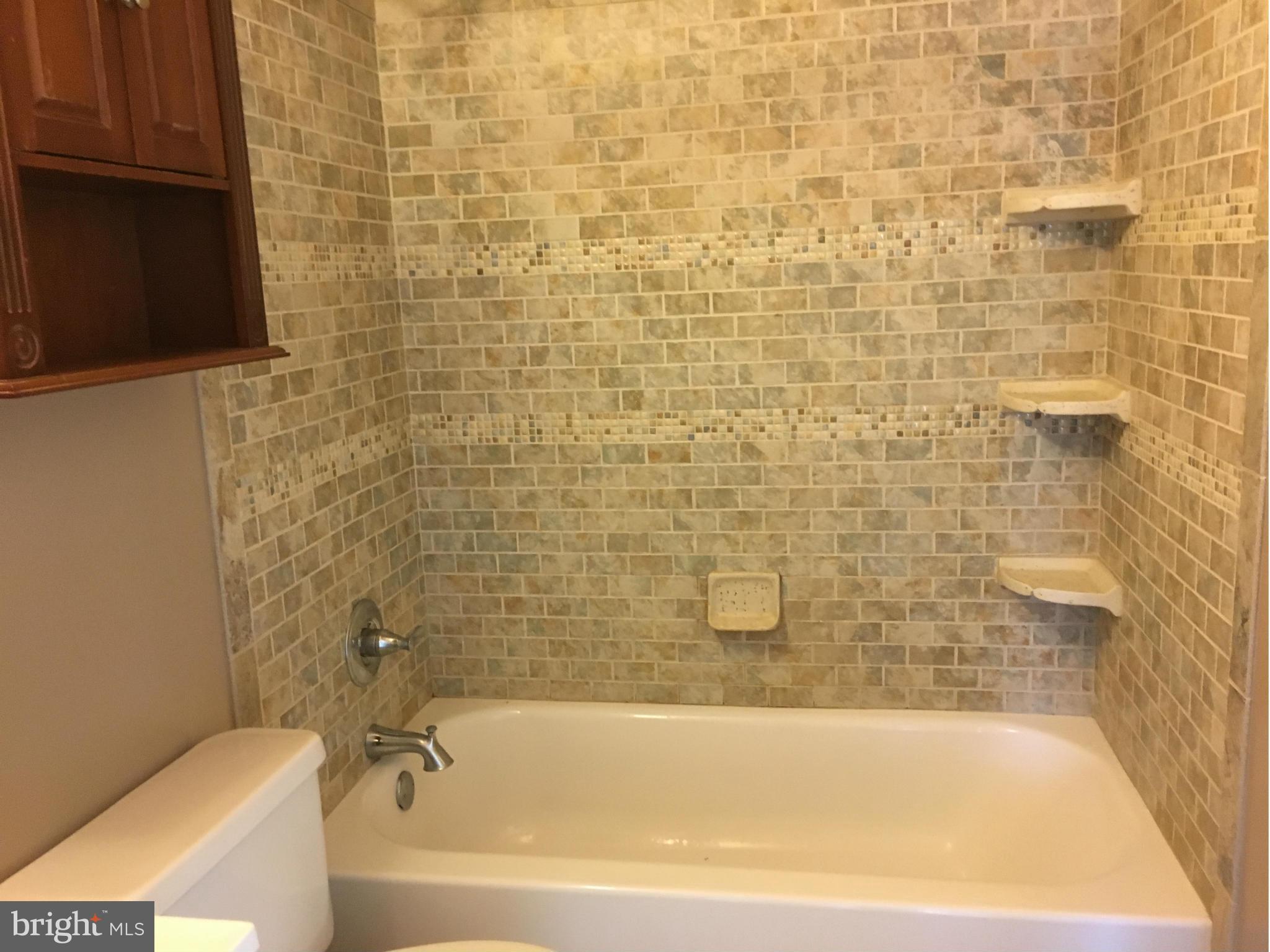 7692 Northern Oaks Court Springfield, VA 22153 - Photo 22 of 30 Bath Upper Level