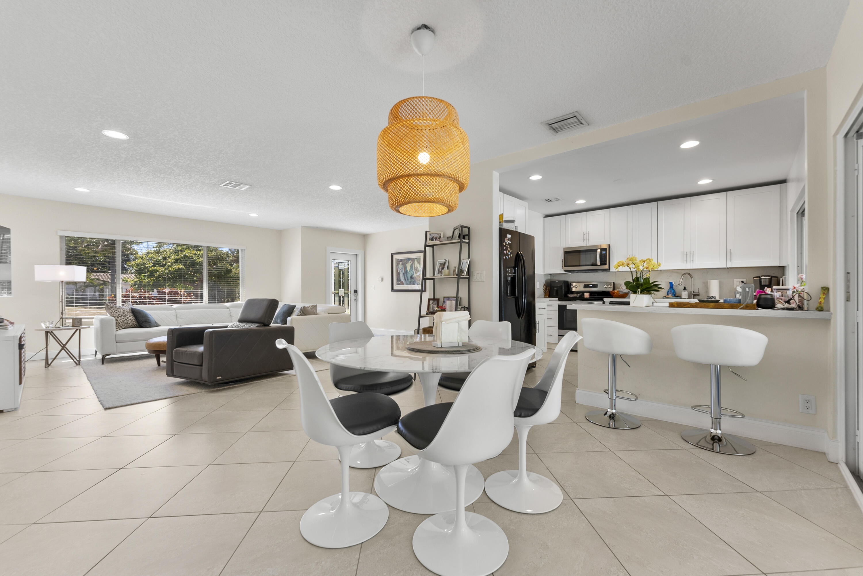 401 Northeast 10th Terrace Boca Raton, FL 33432 - Photo 13 of 46 DSC05735