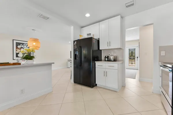 $9,000 | 401 Northeast 10th Terrace, Boca Raton, FL 33432