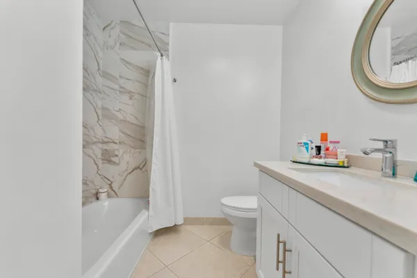 $9,000 | 401 Northeast 10th Terrace, Boca Raton, FL 33432