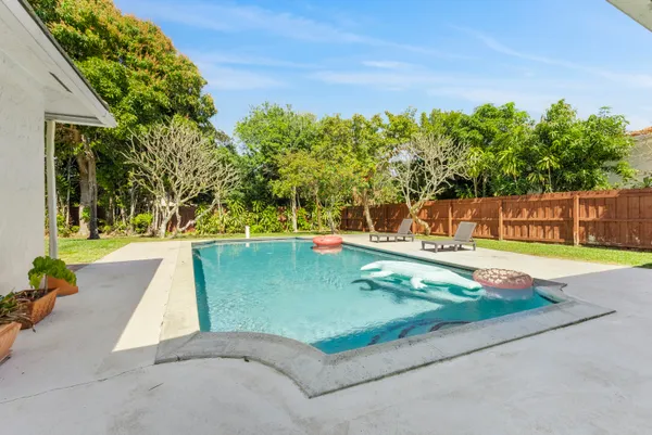 $9,000 | 401 Northeast 10th Terrace, Boca Raton, FL 33432