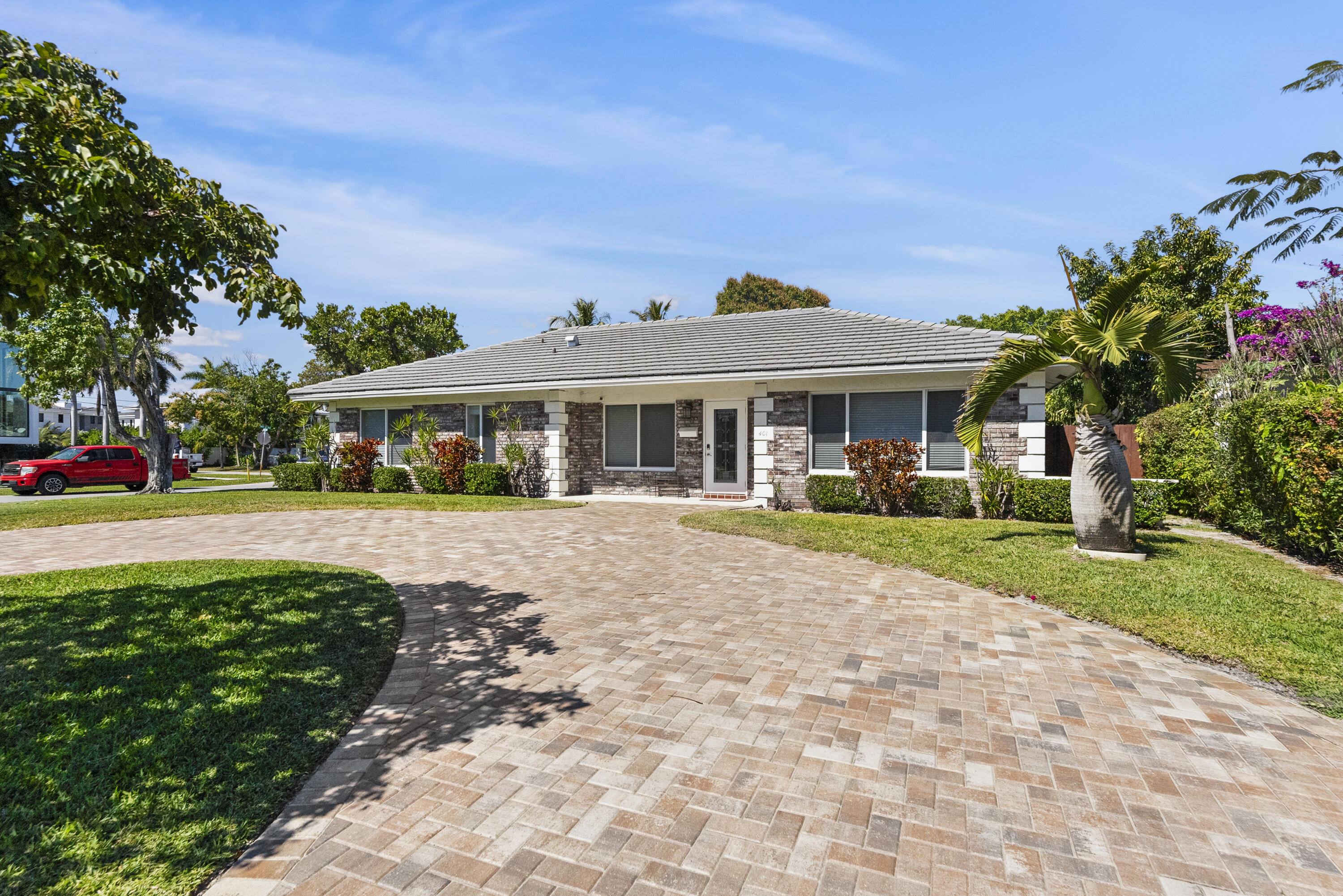 401 Northeast 10th Terrace Boca Raton, FL 33432 - Photo 4 of 46 DSC05885