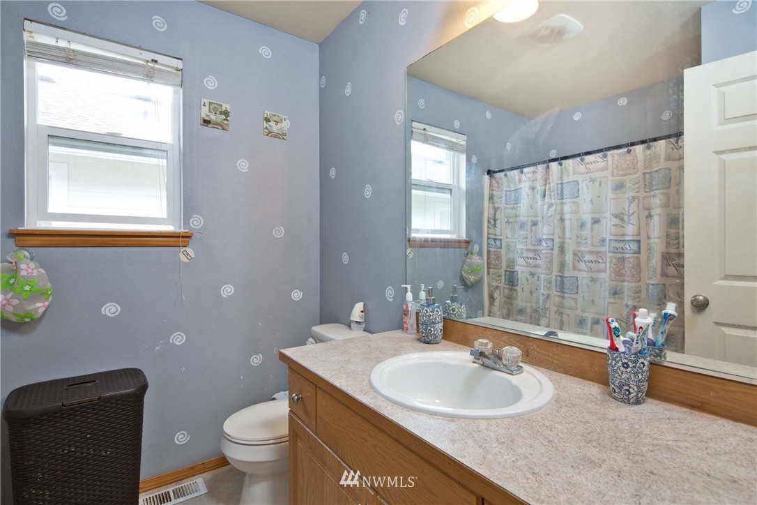 509 Queen Avenue Northeast Renton, WA 98056 - Photo 13 of 18