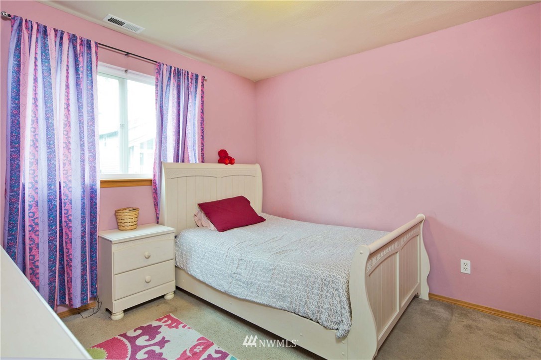 509 Queen Avenue Northeast Renton, WA 98056 - Photo 14 of 18