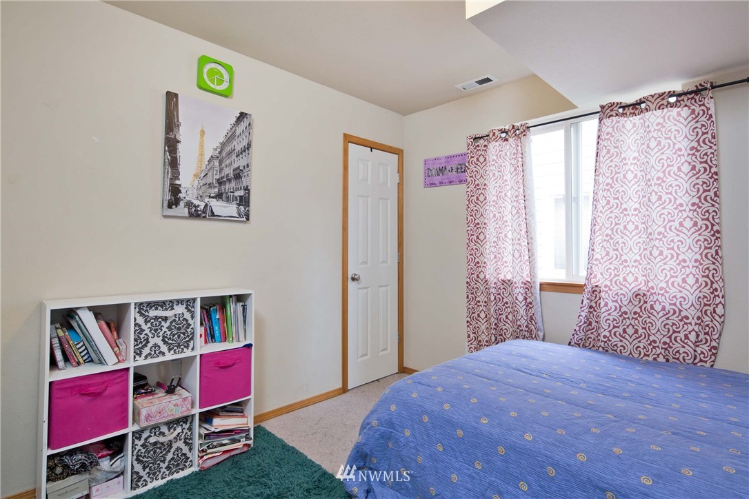509 Queen Avenue Northeast Renton, WA 98056 - Photo 15 of 18