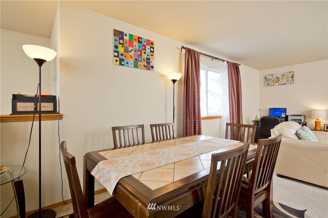 509 Queen Avenue Northeast Renton, WA 98056 - Photo 4 of 18