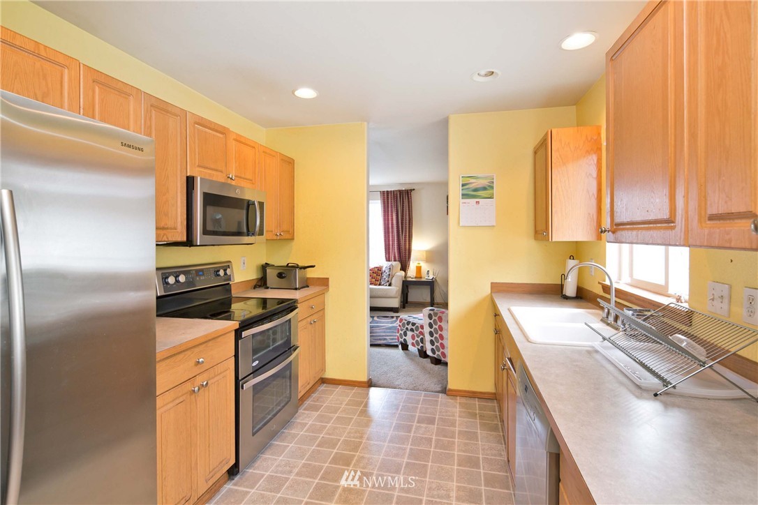 509 Queen Avenue Northeast Renton, WA 98056 - Photo 5 of 18