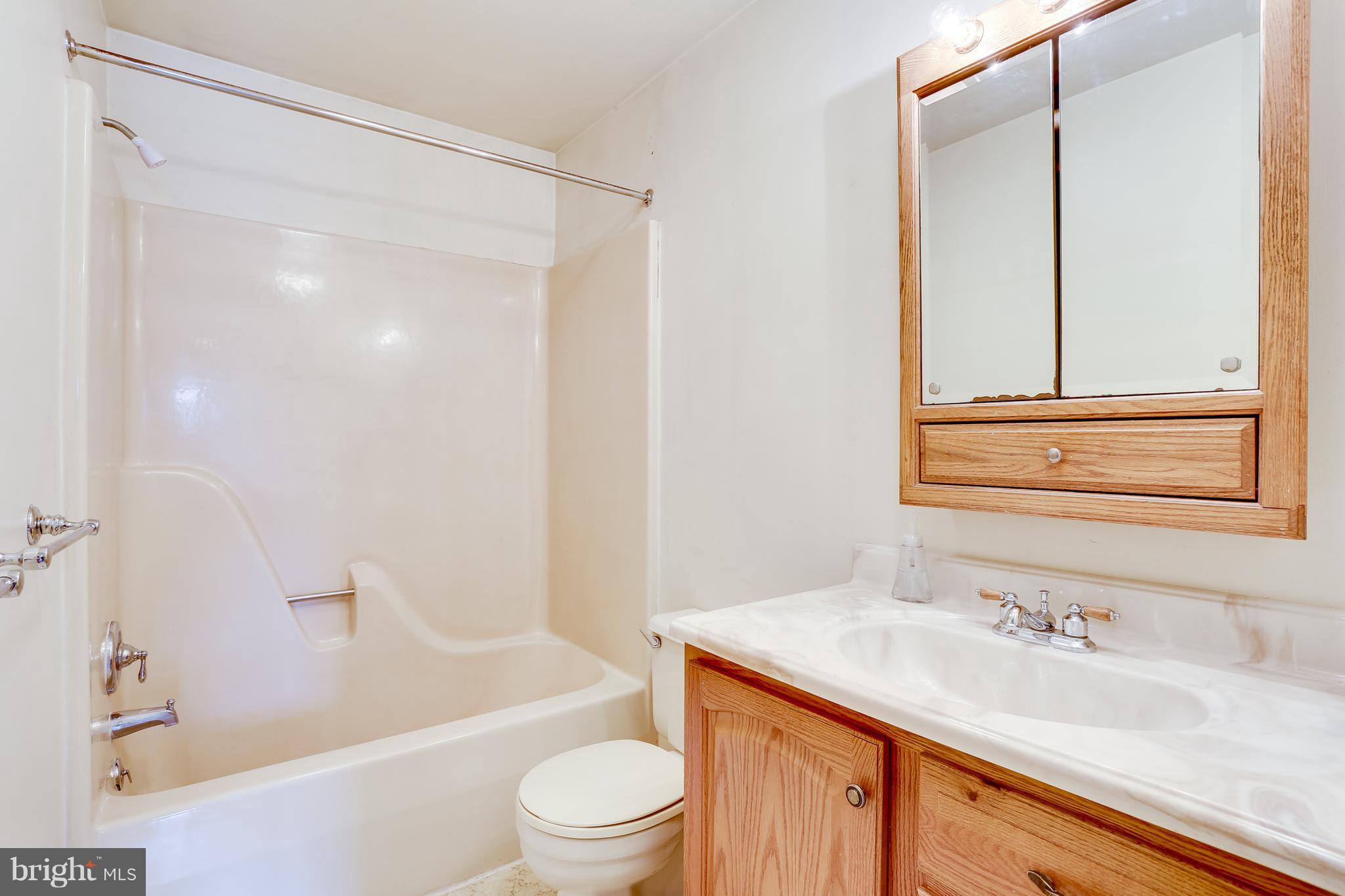 114 South Ralph Street Westminster, MD 21157 - Photo 16 of 23 Bath