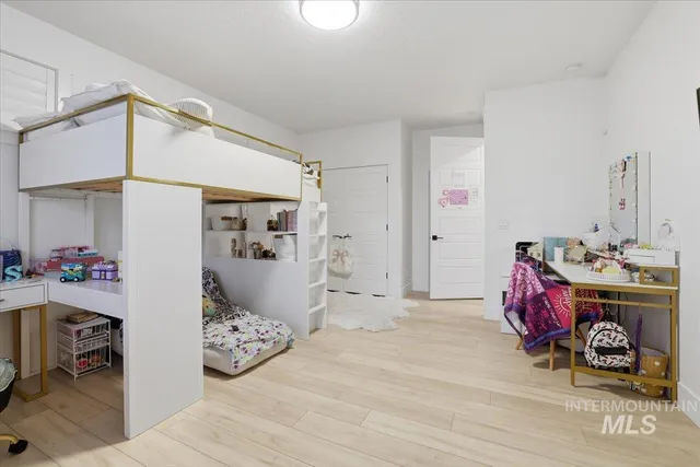 $1,800,000 | 5906 North Schumann Avenue, Meridian, ID 83646